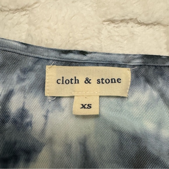 Anthropologie Cloth & Stone Cross Front Blue Tie-Dye Romper V-Neck Size X-Small - Picture 4 of 6